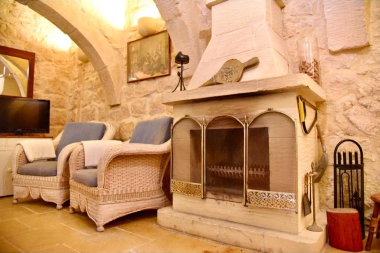 Ta'Martin Farmhouse Xewkija Gozo Villa ภายนอก รูปภาพ